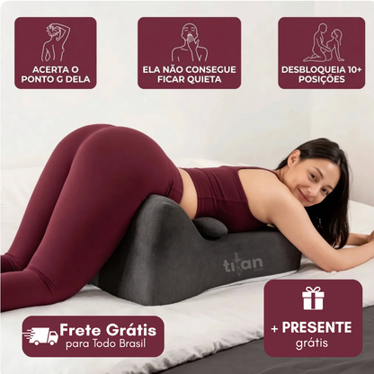 O travesseiro que a faz agarrar os lençóis